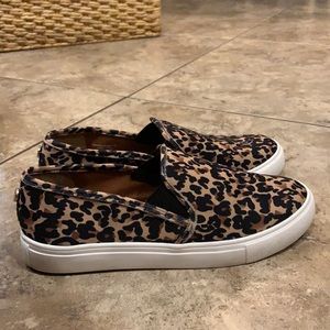 Steve Madden slip ons
